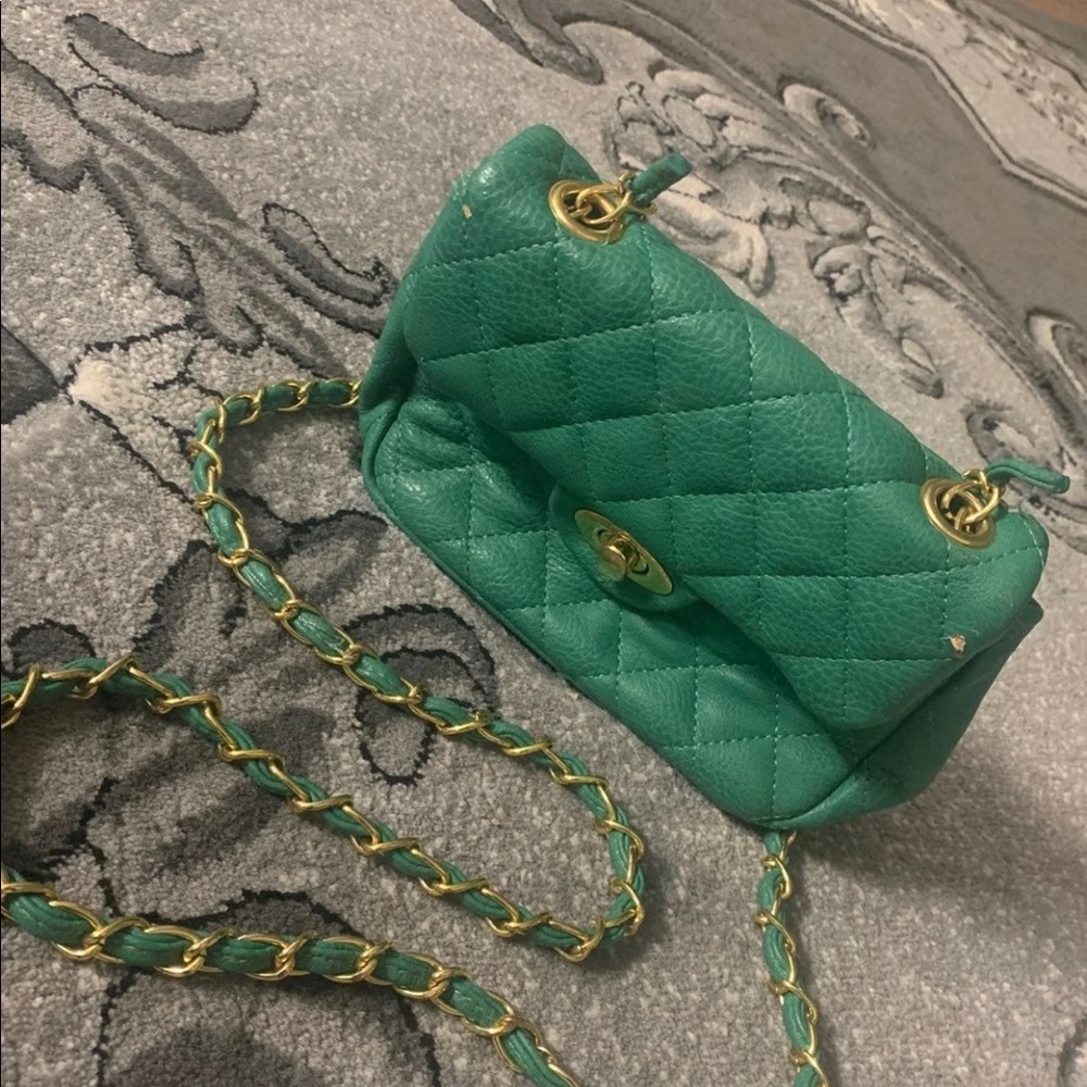 Green shoulder bag
